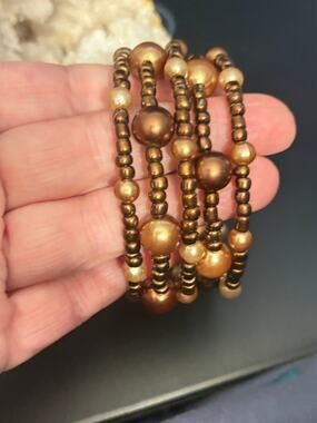 Vintage Acrylic Faux Pearl Memory Wire Bracelet